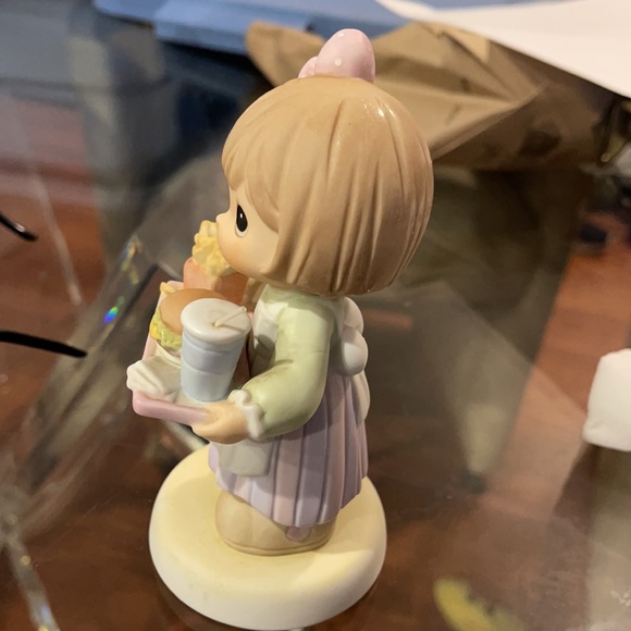 Precious Moments 2001 “Our Friendship Was Made To Order” collectors piece - Picture 4 of 5